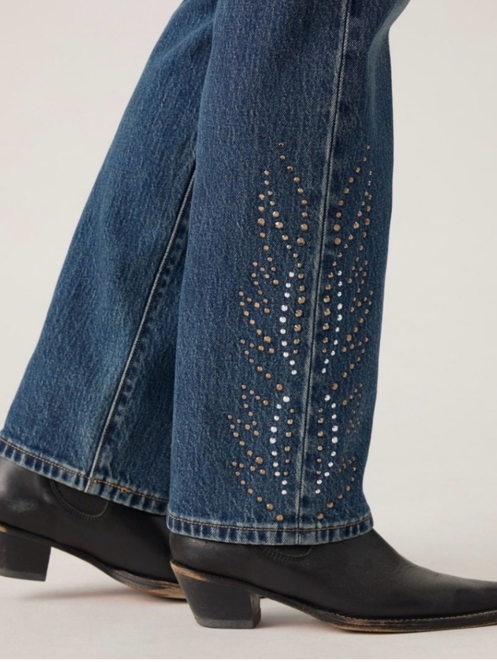 NWT LEVI'S 501 CURVE Stud Embellished JEANS In Medium Indigo Sz 28